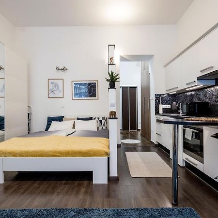 Stylish Downtown Studio Budapest Exterior photo