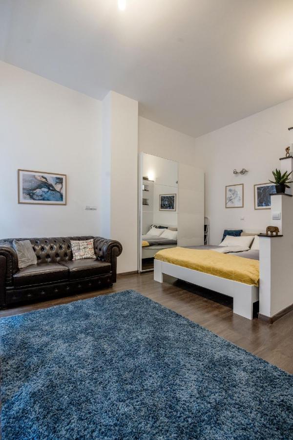 Stylish Downtown Studio Budapest Exterior photo